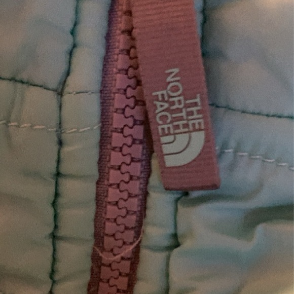 North face Reversible jacket size 10/12 - Picture 3 of 9